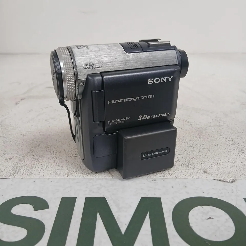 SONY HANDYCAM DCR-PC350E CAMCORDER WITH CARL ZEISS VARIO-SONNAR LENS & LI-ION BATTERY