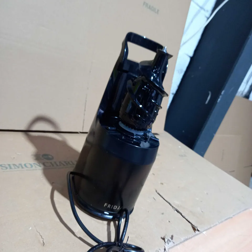 F1900 MASTICATING FRUIT JUICER 