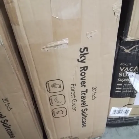 BOXED LUGG SKYROVER TRAVEL SUITCASE FOREST GREEN