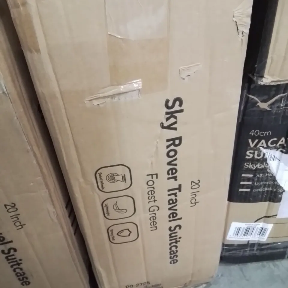 BOXED LUGG SKYROVER TRAVEL SUITCASE FOREST GREEN