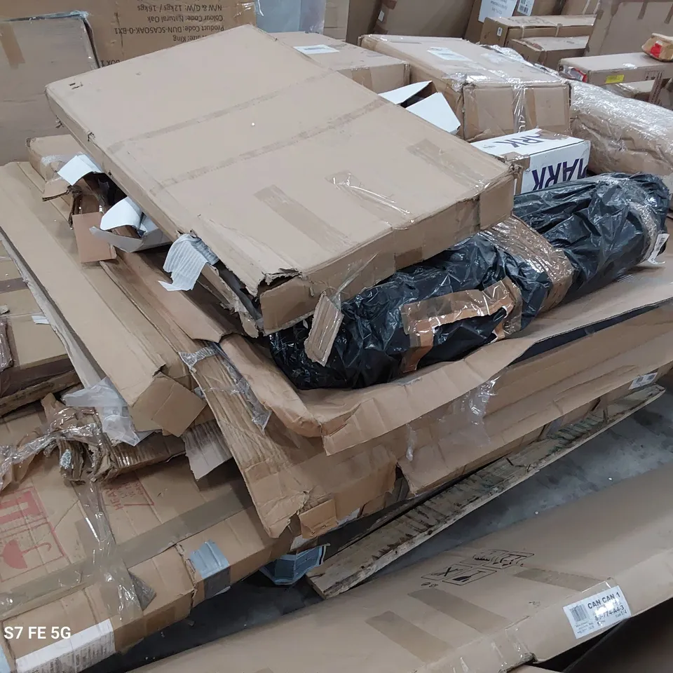 PALLET OF ASSORTED FURNITURE PARTS, INCLUDING BED PARTS