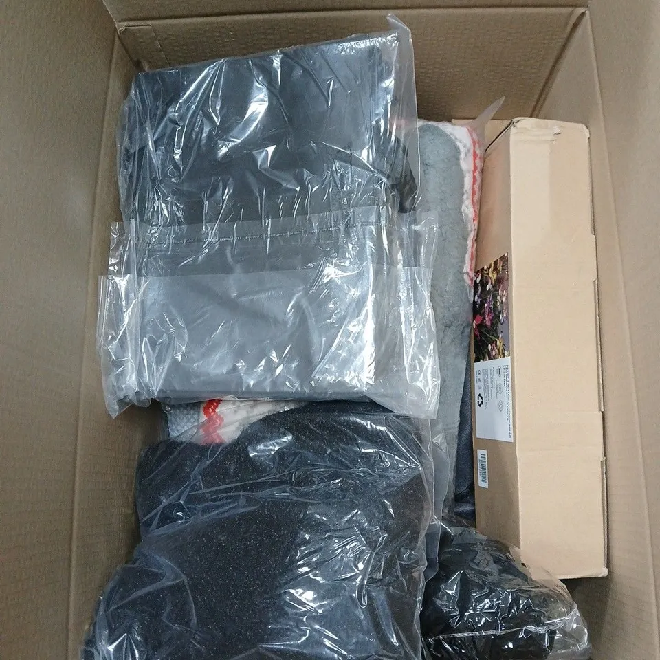 BOX OF APPROXIMATELY 12 ASSORTED ITEMS TO INCLUDE SHOES, CLOTHING ETC