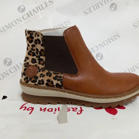 BOXED RIEKER CHELSEA BOOTS, TAN - SIZE 4