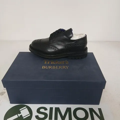 TRICKER'S X BURBERRY DERBY SHOES – BLACK LEATHER, RUBBER SOLE, BOXED WITH BURBERRY POUCH