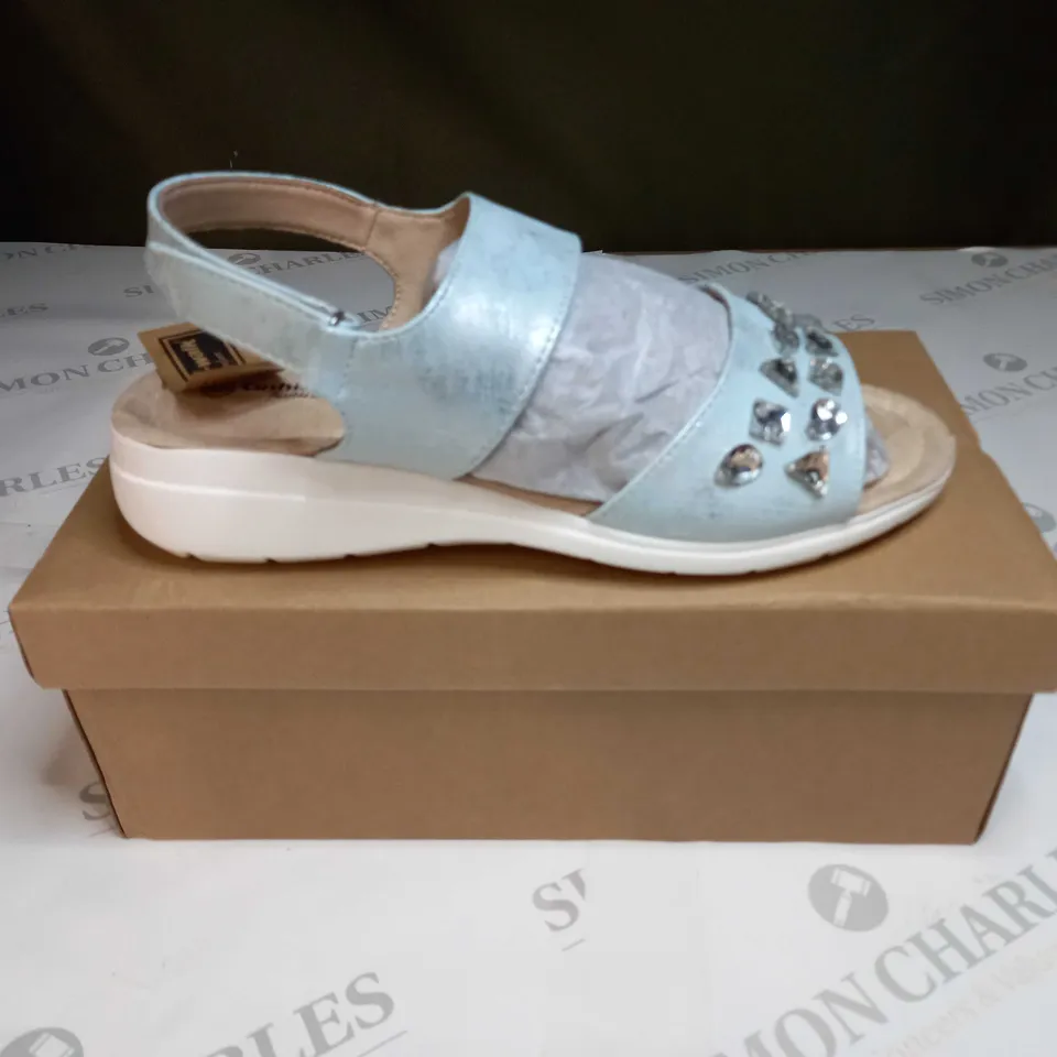 BOXED PAIR OF CUSHION WALK JEWELLED SANDALS IN SILVER - SIZE 6