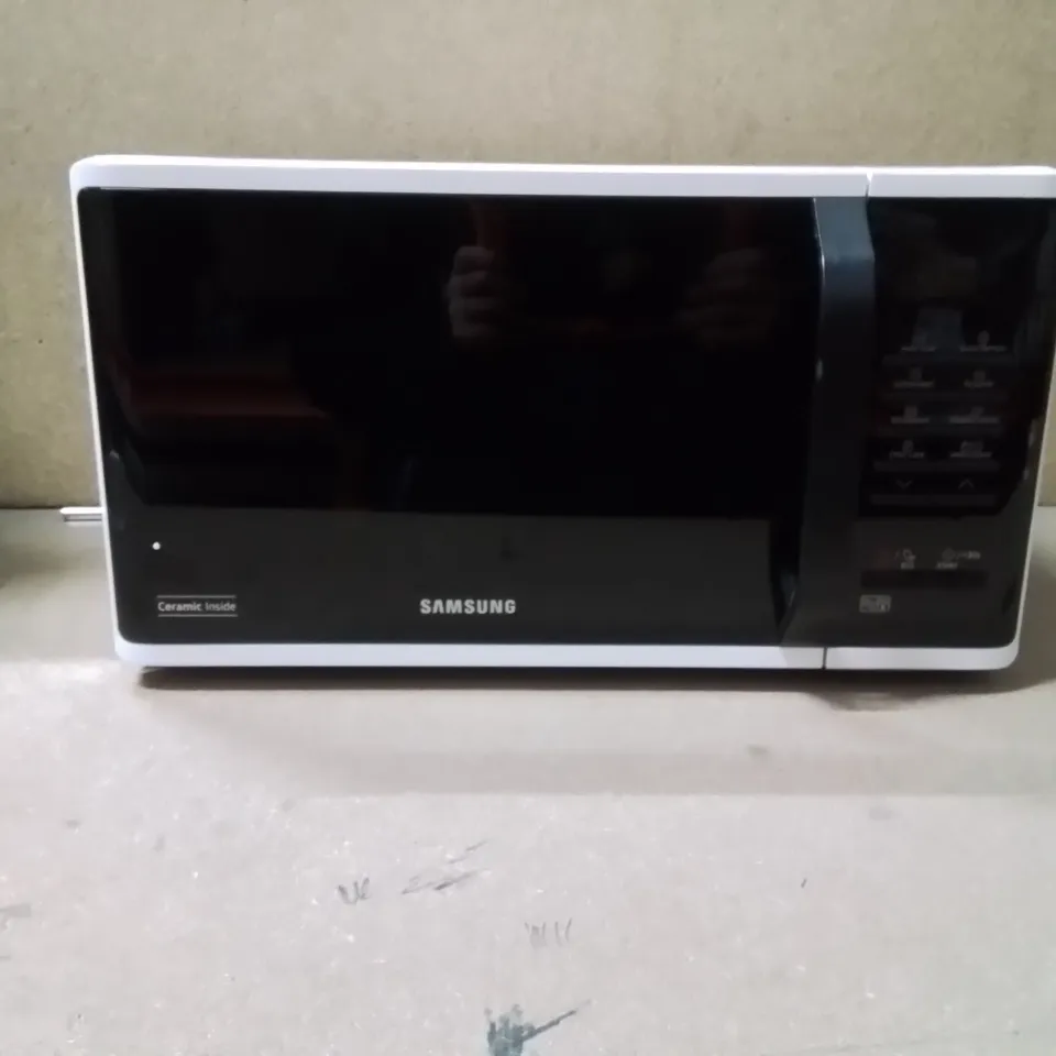 BOXED SAMSUNG MICROWAVE OVEN 