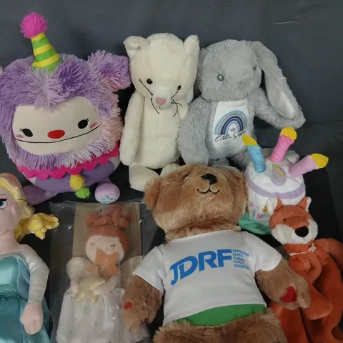 LOT OF APPROXIMATELY 12 ASSORTED PLUSHIES TO INCLUDE DISNEY PRINCESS AND SQUISHMALLOWS