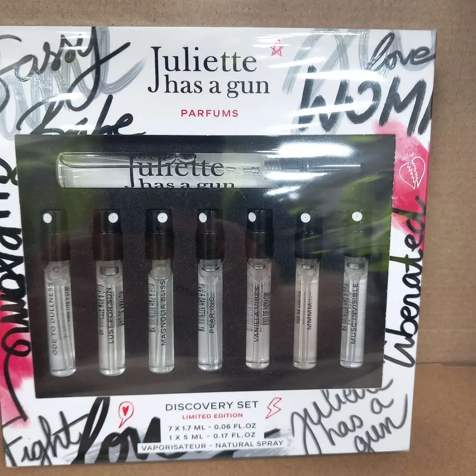 BOXED AND SEALED JULIETTE HAS A GUN DISCOVERY SET