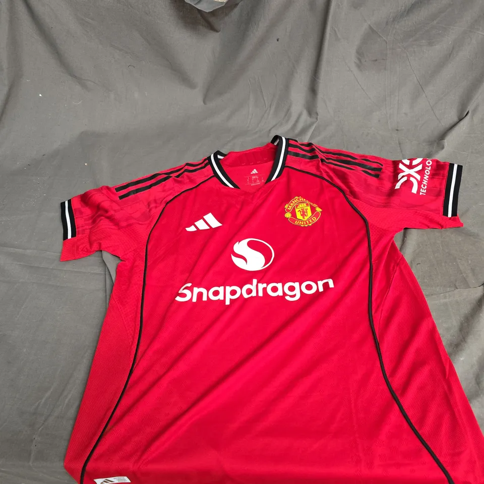 MANCHESTER UNITED FC ADIDAS AUTHENTIC FOOTBALL JERSEY – RED – UK L