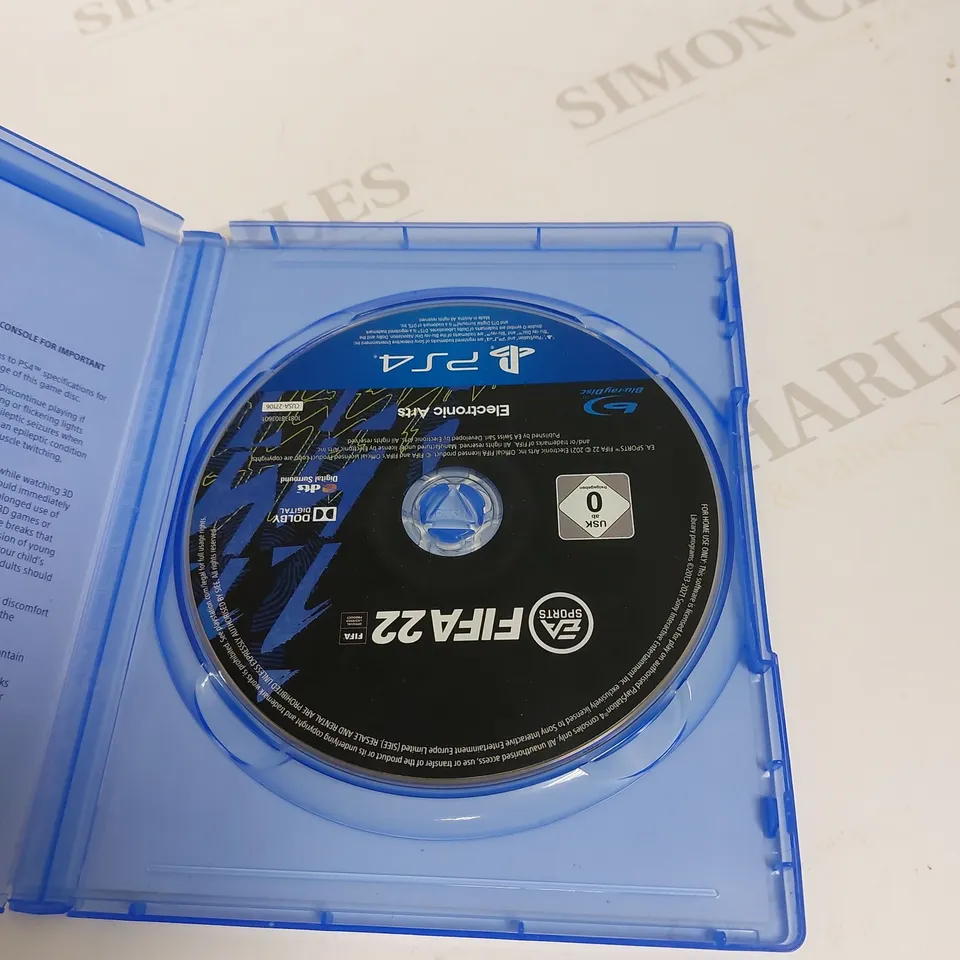 FIFA 22 ON PS4 PEGI 3