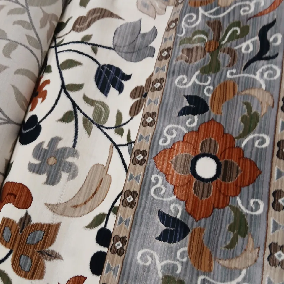 LARGE FLORAL PATTERNED RUG WITH CREAM BORDER AND TASSLE EDGE