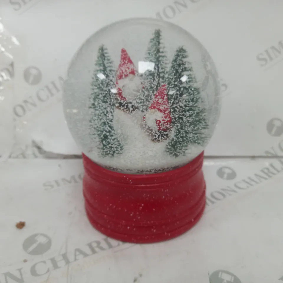 BOXED SANTA EXPRESS CHRISTMAS CHARACTER MUSICAL WATER SPINNER