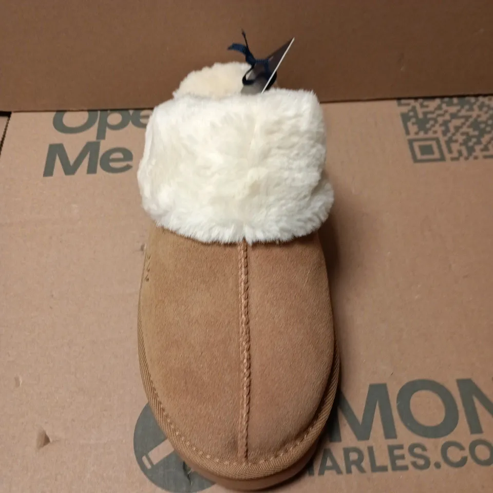 UNBOXED PAIR OF JACK WILLS MULE SLEEPER IN TAN - UK 9