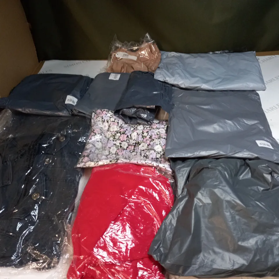 BAG OF APPROX 10 ASSORTED CLOTHING ITEMS TO INCLUDE - MAISON DE NIMES - EMELIA