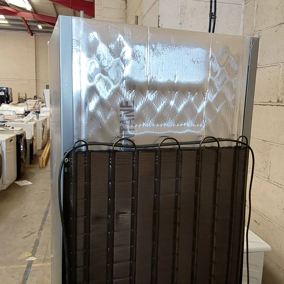 HOTPOINT FREESTANDING FRIDGE FREEZER - WHITE 