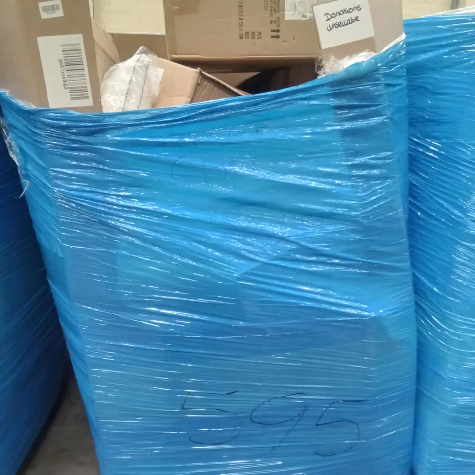 PALLET OF ASSORTED ITEMS INCLUDING ELEGANT LED MIRROR, WICKES TOILET SEAT, PET SLOW EATING BOWL, BAUBLE SET, JUVALE PAPER CUPS