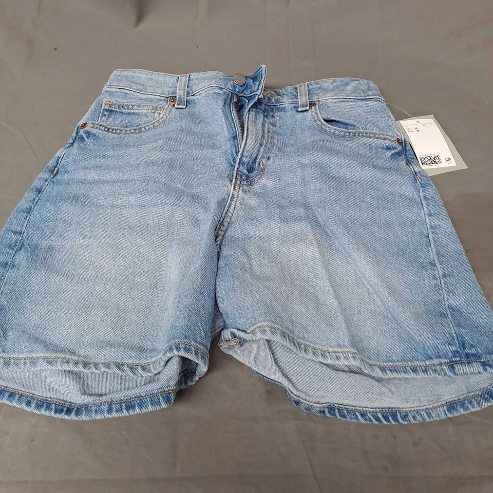 H&M HIGH WAIST LIGHT DENIM SHORTS - EUR 38