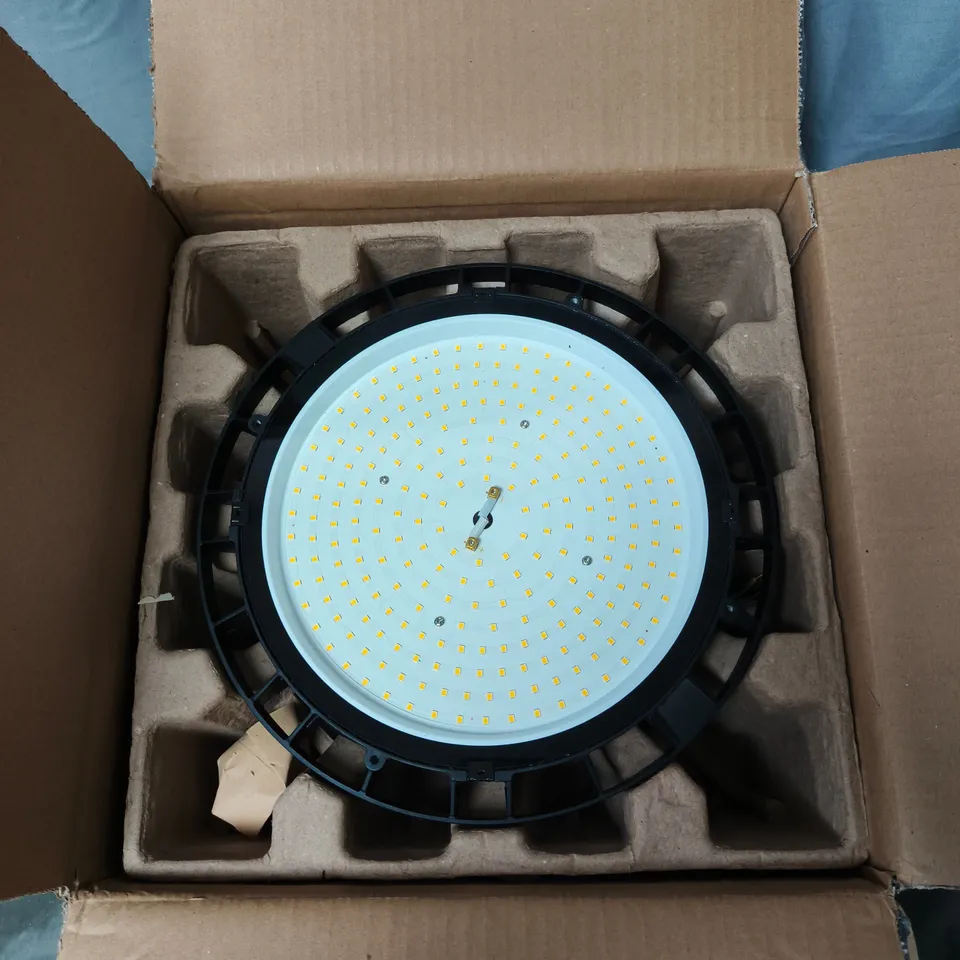 INDIGO LIGHTING SPRINGBOK LITE 3 200W LED HIGH BAY LIGHT, BLACK (HB102NW05)