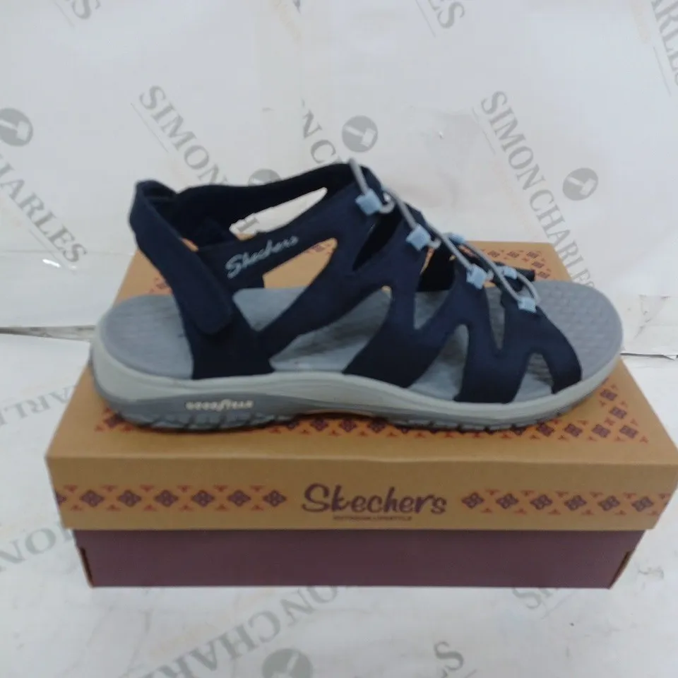 BOXED PAIR OF SKECHERS WALKING SANDALS SIZE 7