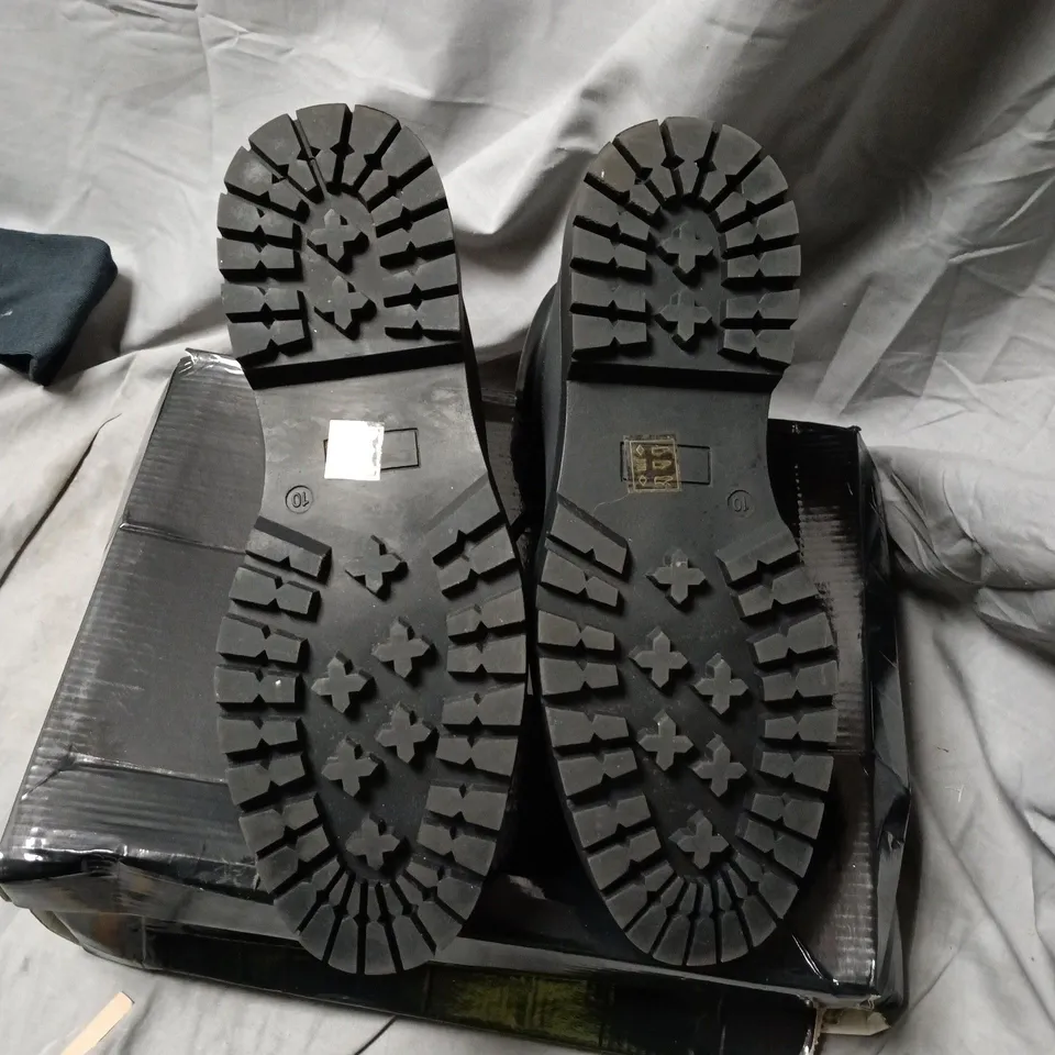 BLACK WORK BOOTS, UK SIZE 10 – WORKER BOOTS (BOXED)