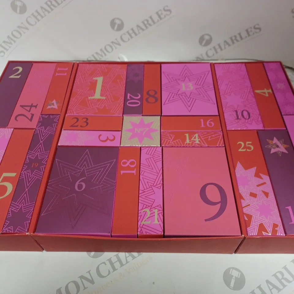 PROTECT & PERFECT 25 DAYS OF BEAUTY ADVENT CALENDAR