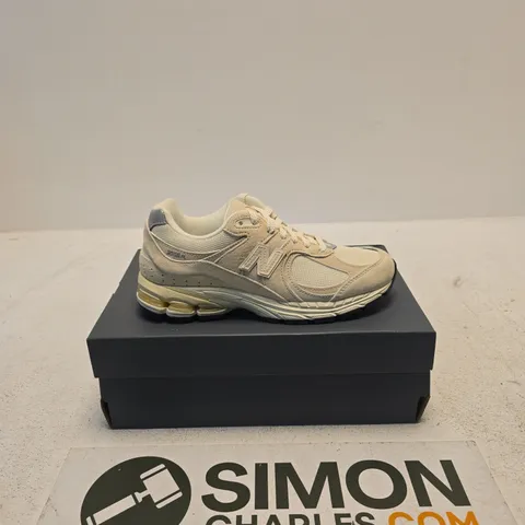 NEW BALANCE M2002RCC BEIGE TRAINERS – UK 38 (US 5.5)