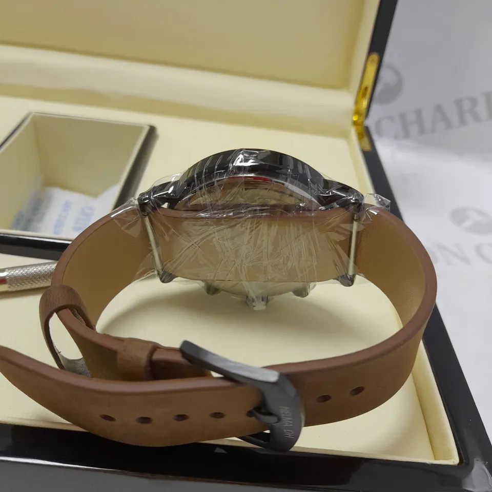 HELMA DH VINTAGE STYLE SUEDE STRAP WRISTWATCH