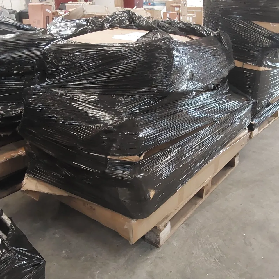 PALLET CONTAINING A LARGE ASSORTMENT OF GARDEN FURNITURE PARTS