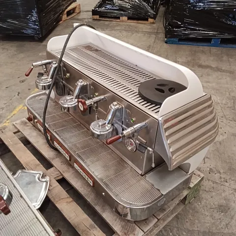 ELEKTRA CREMA CAFFE TRIPLE HEAD COFFEE MACHINE