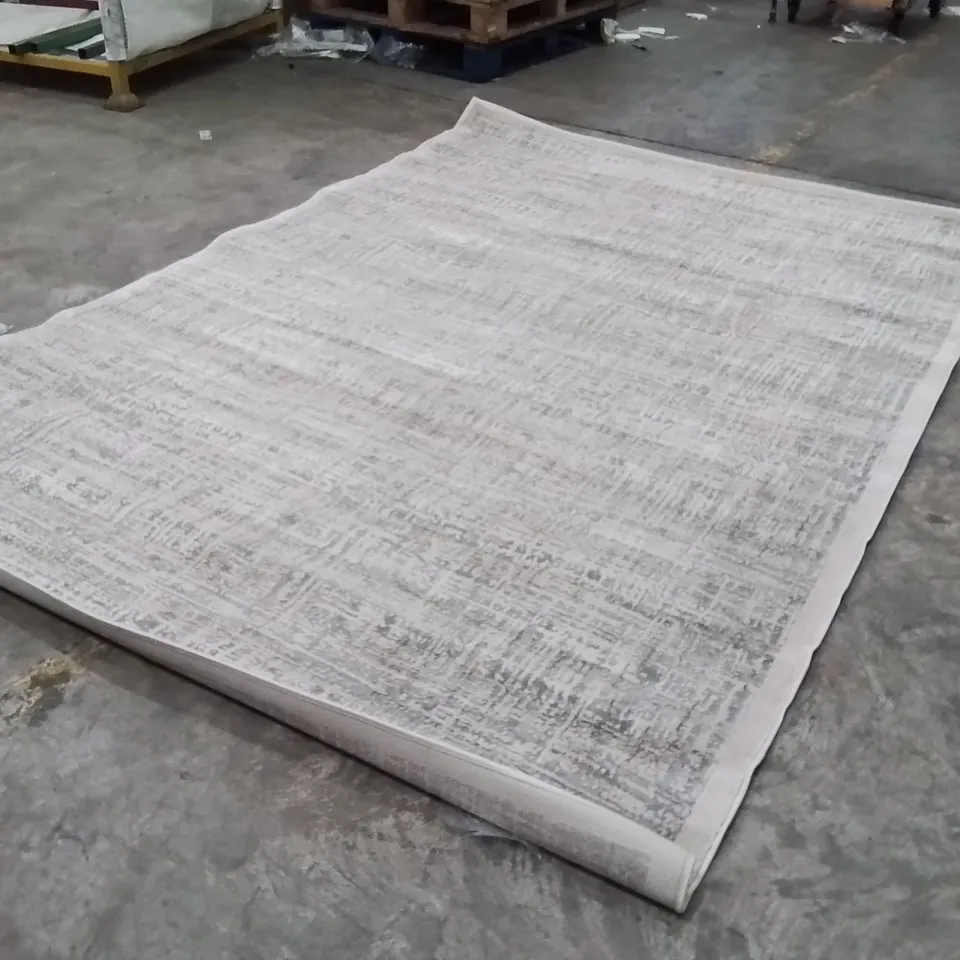 QUALITY DESIGNER AREA RUG - APPROXIMATELY 290X210CM