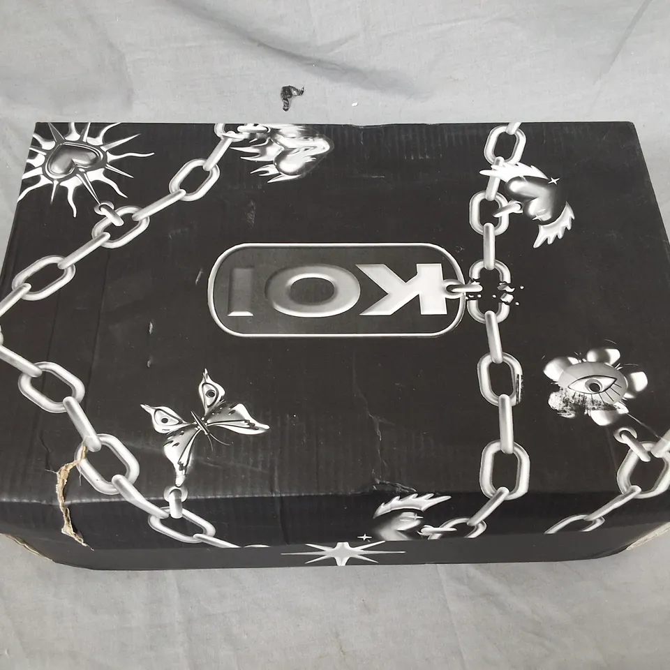 BOXED KOI TENAR MENS BOAT SHOES IN CREAM - UK9