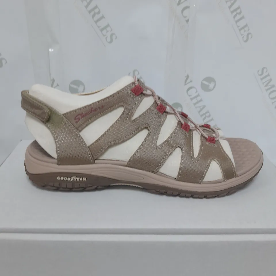 BOXED PAIR OF SKECHERS WALKING SANDALS SIZE 6