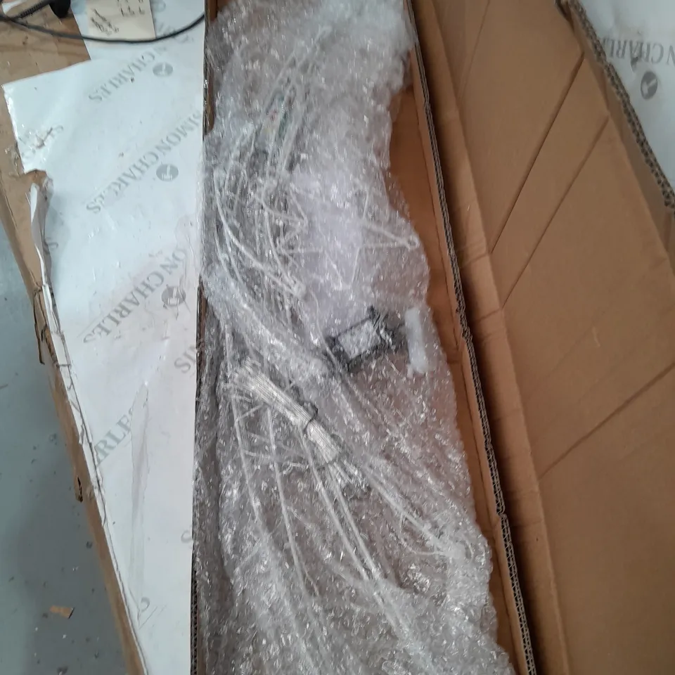 HOME REFLECTIONS INDOOR OUTDOOR PRE-LIT WALL MOUNTABLE TREE 5FT - COLLECTION ONLY