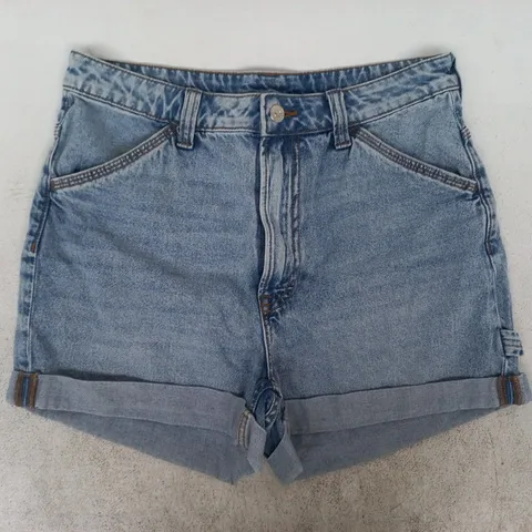 DIVIDED DENIM SHORTS IN BLUE SIZE EU 40