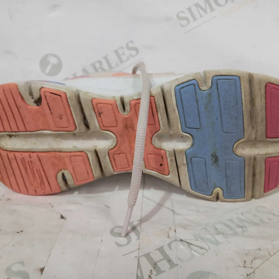 SKETCHERS ARCH FIT MONO LACE-UP TRAINERS UK SIZE 6