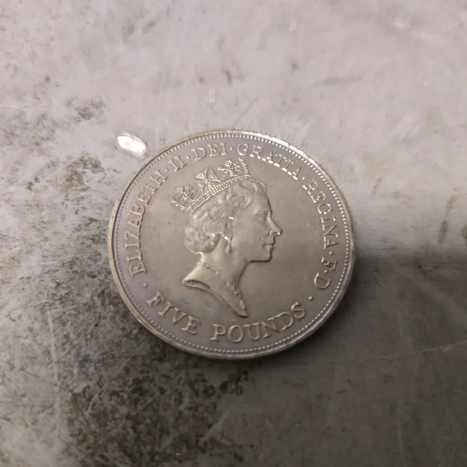QUEEN ELIZABETH THE QUEEEN MOTHER 1900 £5 CROWN 