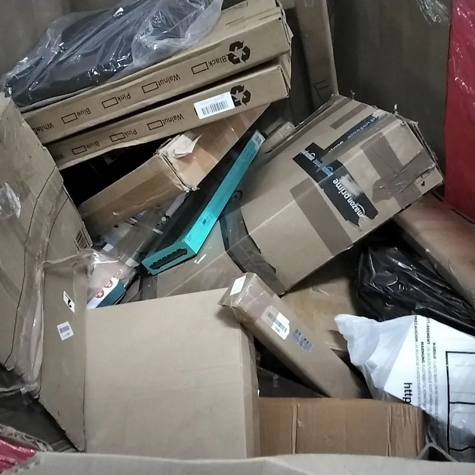 PALLET OF ASSORTED PRODUCTS INCLUDING TOILET SEAT, MULTIFUNCTIONAL LAPTOP DESK, CEILING LIGHT, ORNAMENT BOX, KIDS TRICYCLE