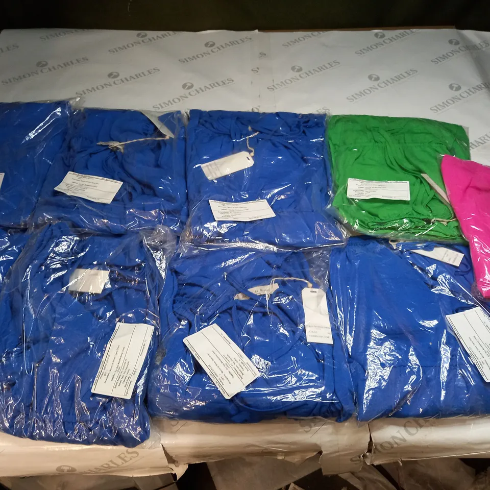 BAG OF APPROX 10 ASSORTED CLOTHING ITEMS TO INCLUDE - MAISON DE NIMES 