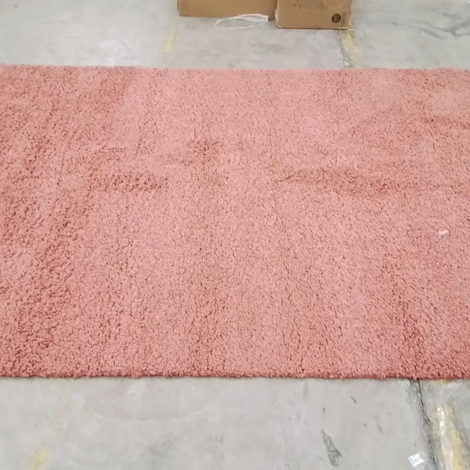 QUALITY DESIGNER AREA RUG // APPROX SIZE: 200 X 270 cm