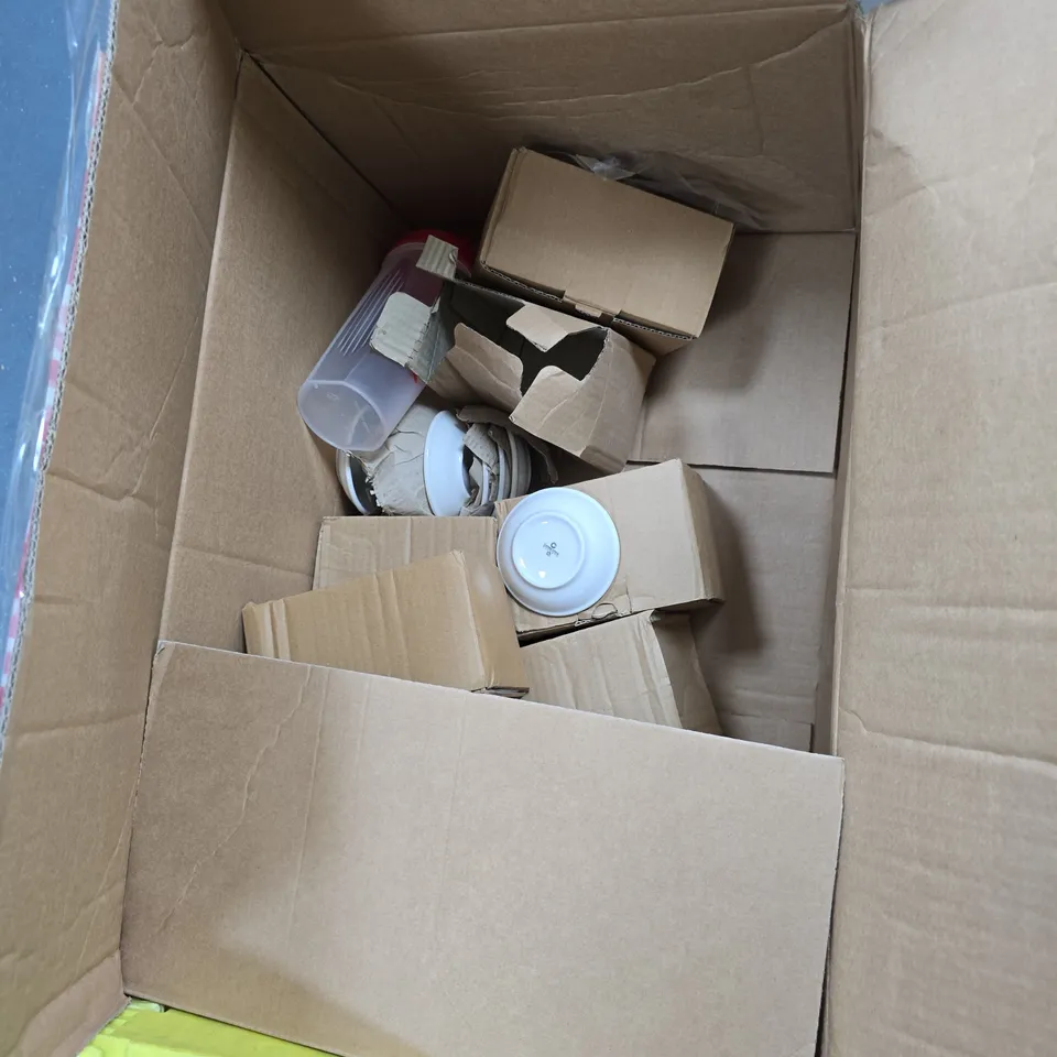 PALLET OF A LARGE QUANTITY OF ASSORTED ITEMS TO INCLUDE: POOL PURE POOL AND SPA FILTER 