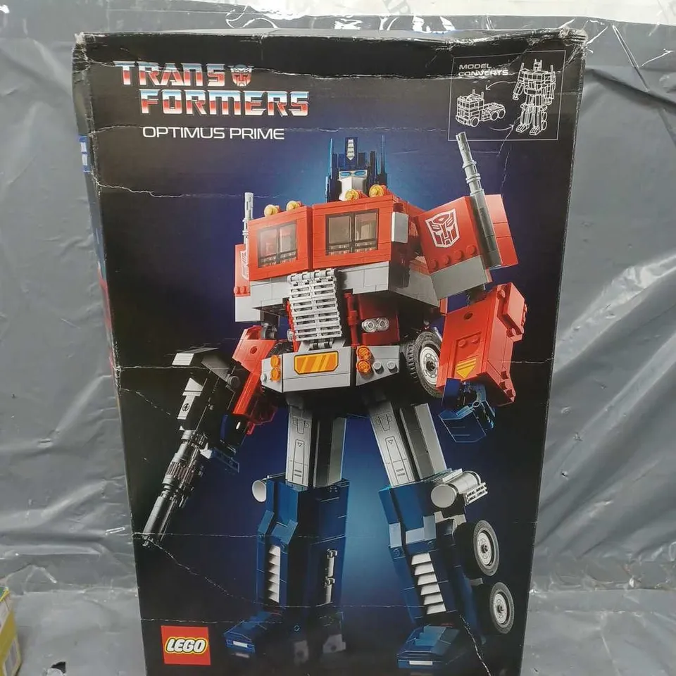 BOXED LEGO TRANSFORMERS OPTIMUS PRIME 10302 RRP £149