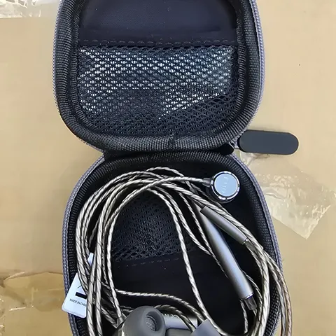 SOUNDMAGIC E11D SILVER IN EAR MIC USB-C HEADPHONES