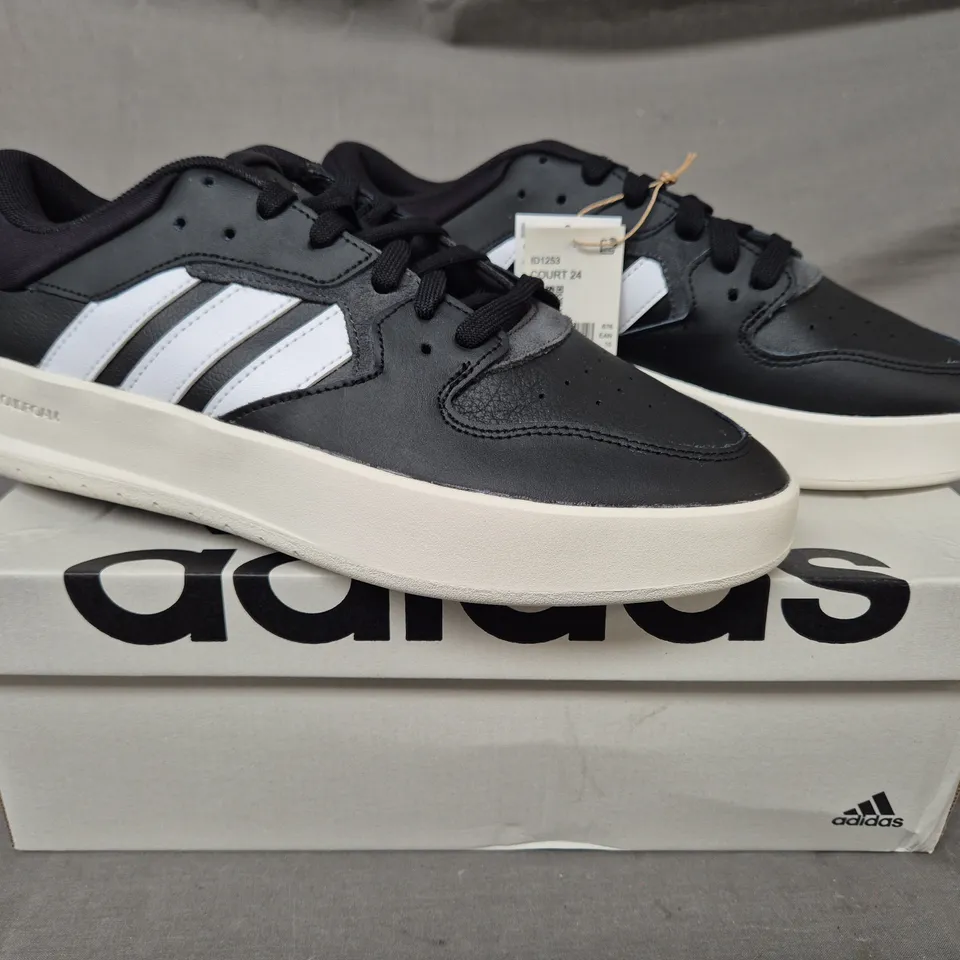 BOXED PAIR OF ADIDAS COURT 24 SHOES IN BLACK/WHITE UK SIZE 10