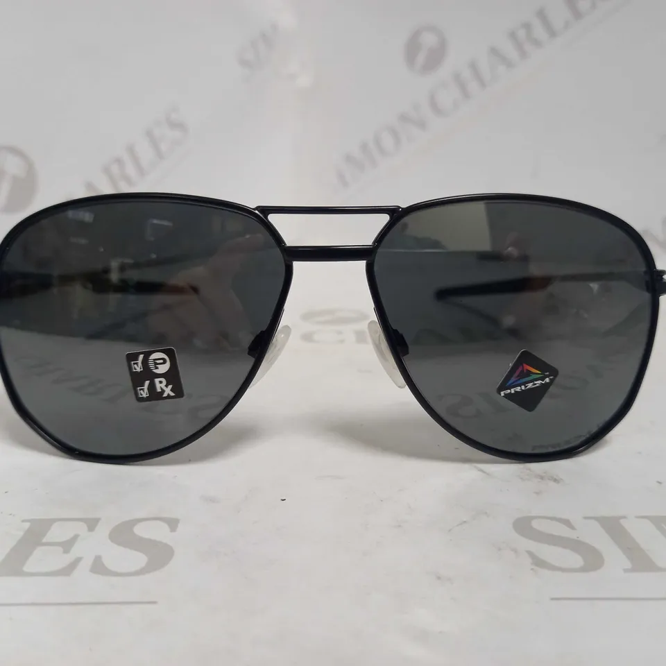 OAKLEY AVIATOR METAL FRAME SUNGLASSES RRP £198