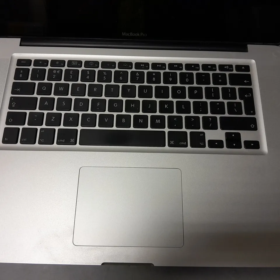 APPLE MACBOOK PRO - MODEL UNSPECIFIED 