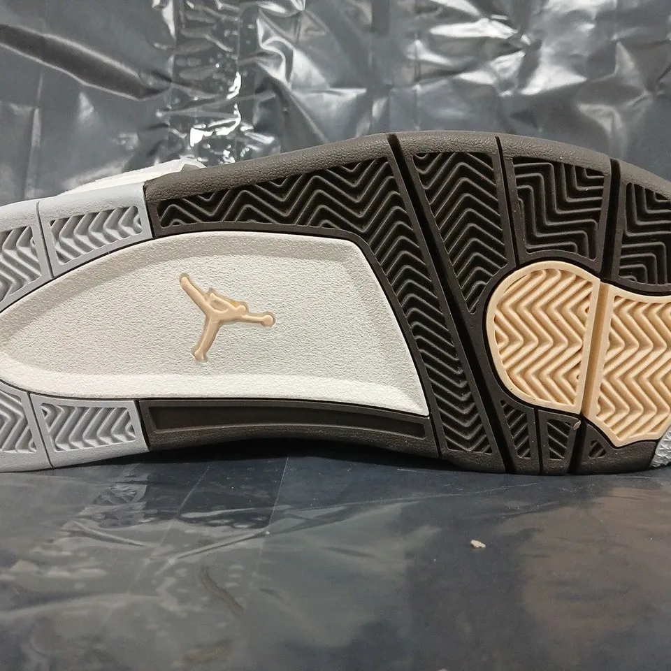 PAIR OF NIKE AIR JORDAN SHOES IN WHITE/LIGHT GREY SIZE UK 10