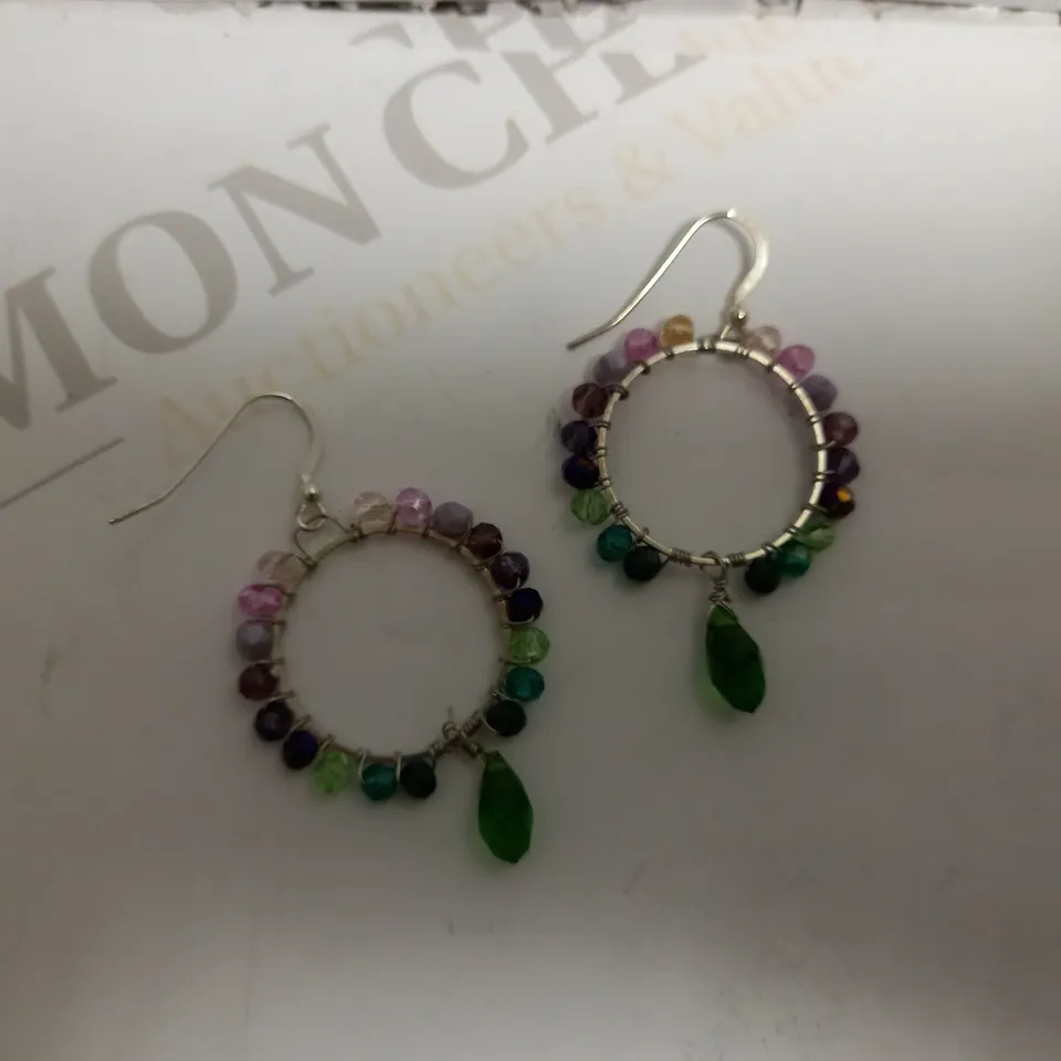 PAIR OF GREEN/PINK GEMSTONE EARRINGS