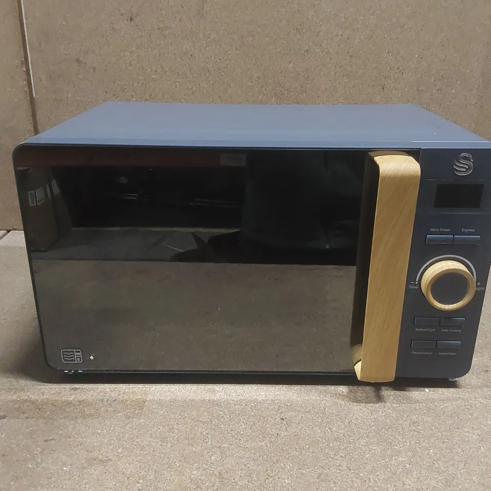 BOXED SWAN 20L DIGITAL 800W MICROWAVE OVEN