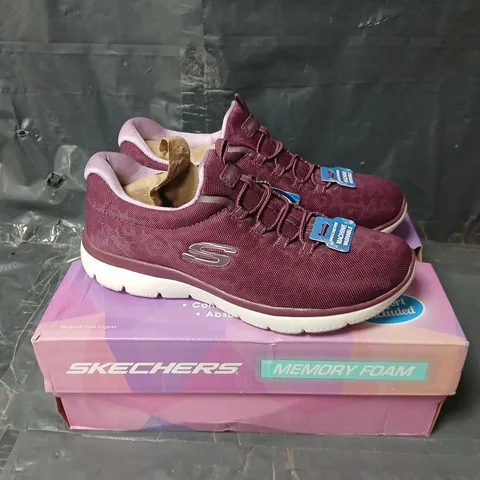 BOXED PAIR OF SKECHERS SUMMIT TRAINERS IN GRAPE - UK 4