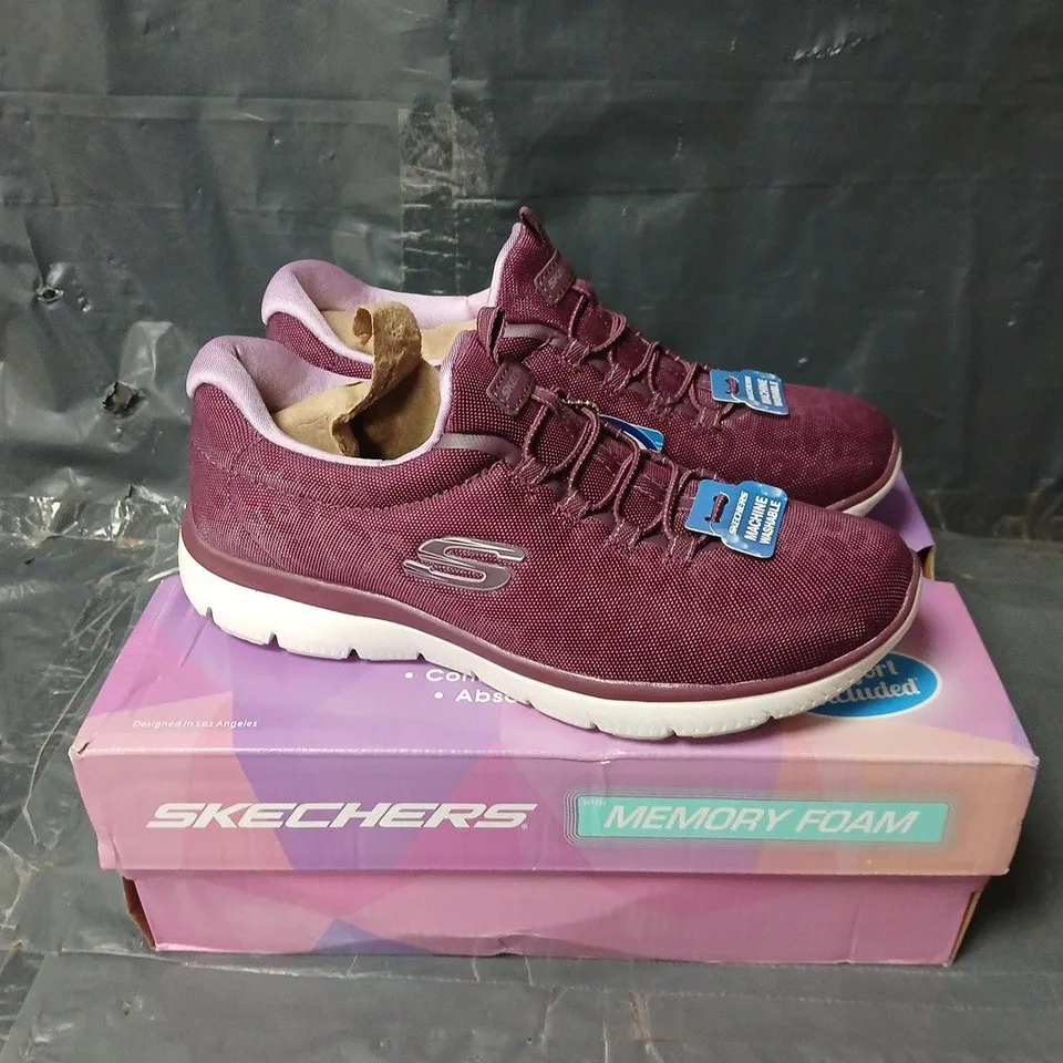BOXED PAIR OF SKECHERS SUMMIT TRAINERS IN GRAPE - UK 4